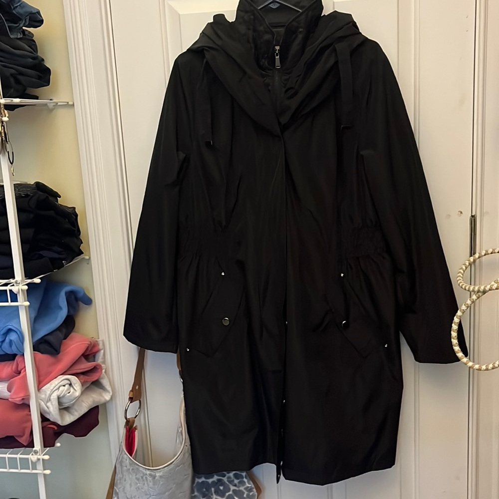 Chico’s size 3 Water Resistant coat